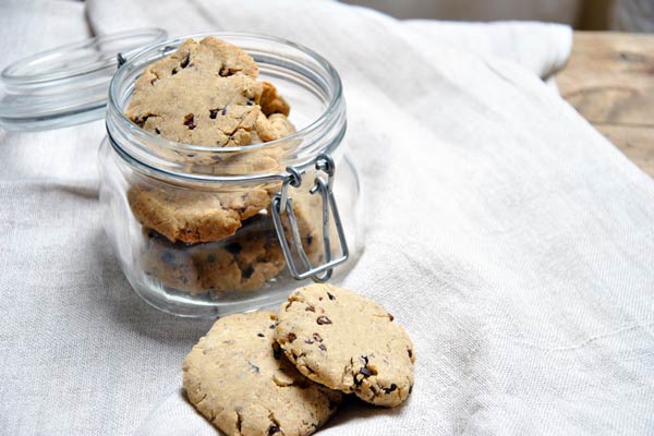 Chocolate nib cookie